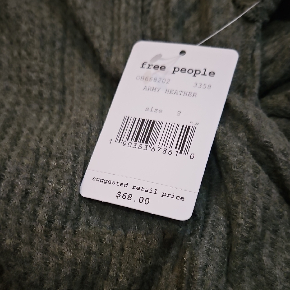 Free People Laguna Tee Thermal Long Sleeve Thumbholes Hi Lo Hem Army Green S NWT - Picture 4 of 14